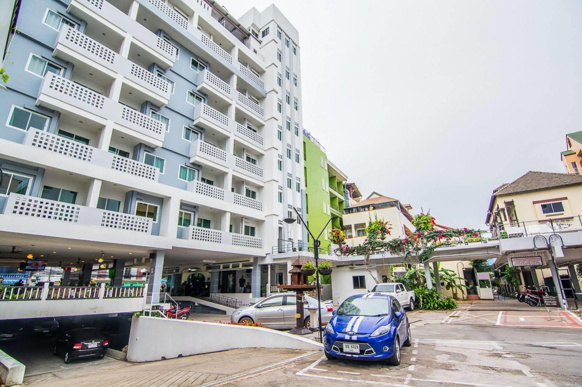 Sutus Court 1 Hotel Pattaya Exterior photo